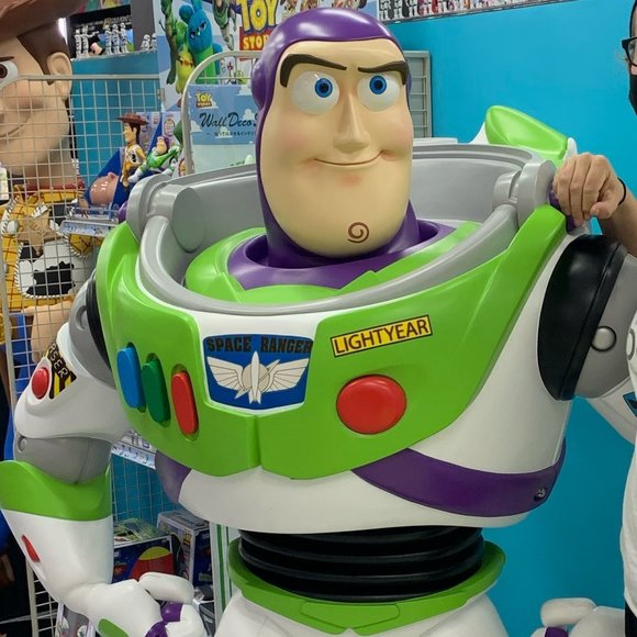 Meet your Posher, Lindsay - Picture 1 of 1